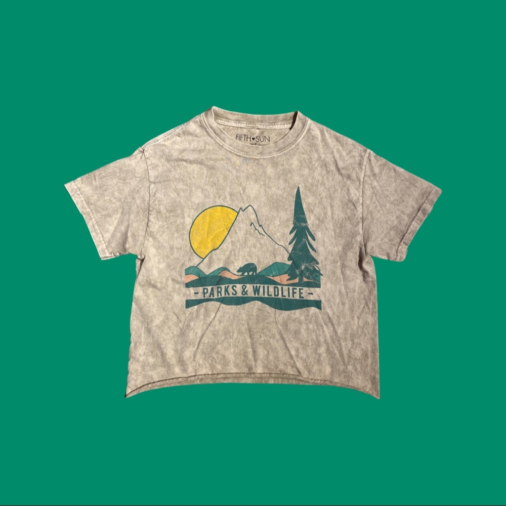 Cropped tee